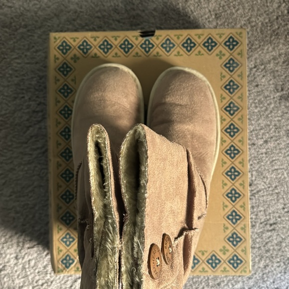 Skechers Australia Boiling Point Faux Fur Boots Button Booties Snow Sand Tan 6 - Picture 9 of 11